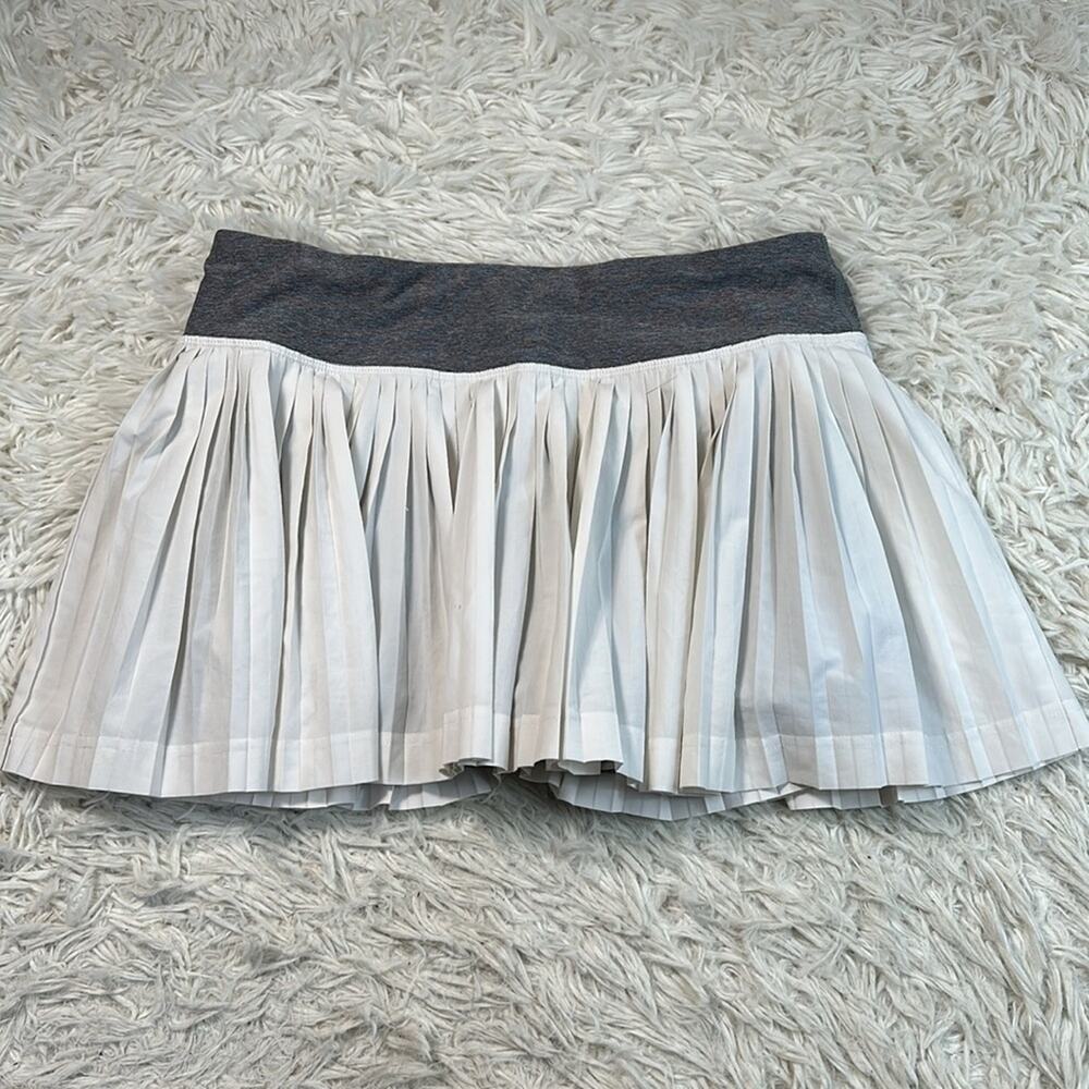 Lululemon Pleat to Street Skirt Ghost / Heathered Slate